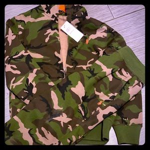 NWT Polo boys sweatsuit!  . Size 10-12